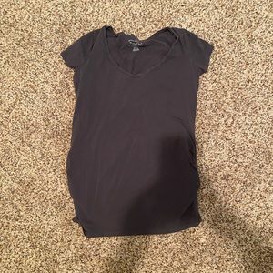 Maternity gray t shirt